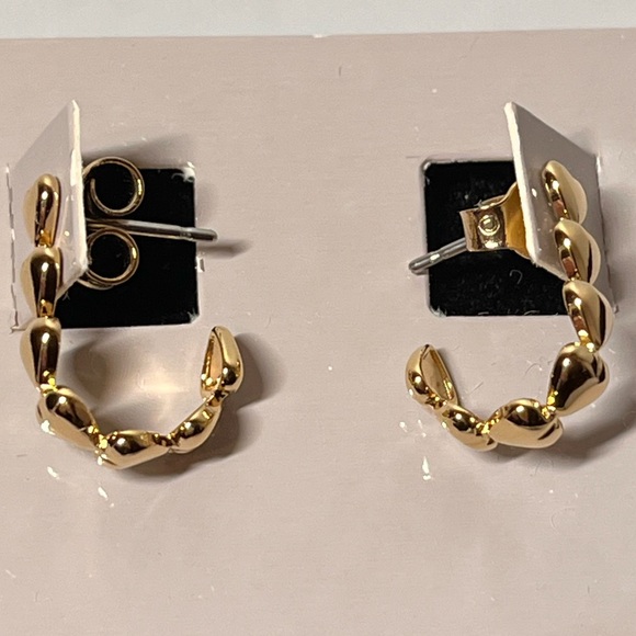 New Avon Puffy Hearts Band Hoop Pierced Earrings Gold Tone Vintage 1991. Box! - Picture 3 of 4